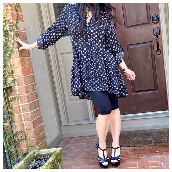 ✨PARIS✨Beautiful ruffle hem tunic - Picture 4 of 8